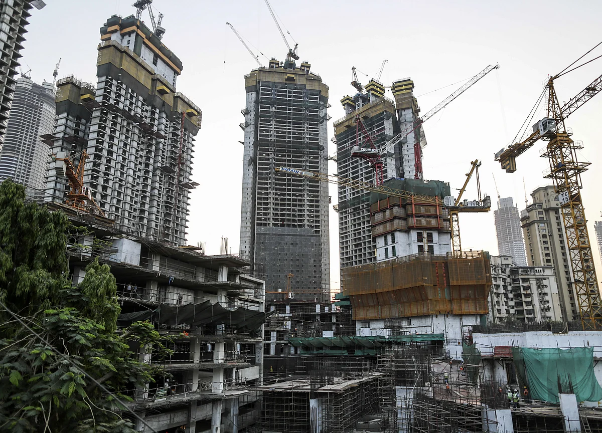 Big Real Estate Developers Stand Out Amid Liquidity Gloom