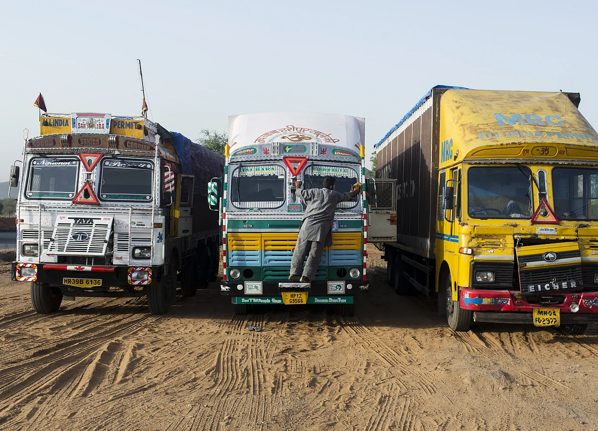 M&M To Sell Up To 13.7% Stake In Logistics Arm Via IPO