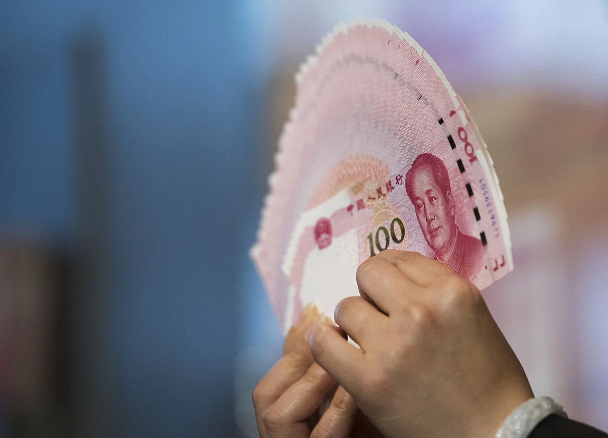A Near Default in China Gives Bond Hedging Sellers Jitters