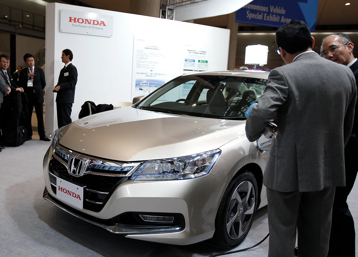 GST: Highest Rate For Hybrids, Electric Vehicles Get Tax Incentive