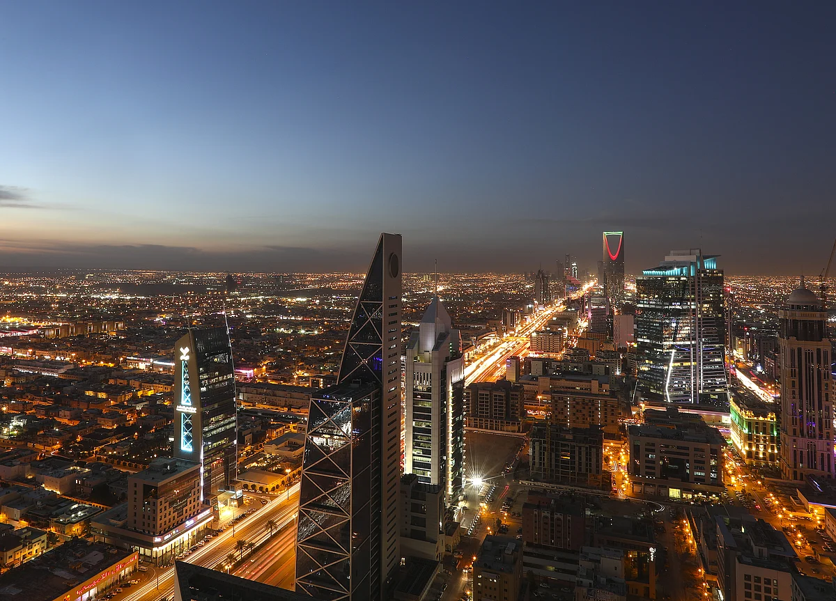 Recession Threat Lurks Behind Global Policymakers' Go-Slow Focus