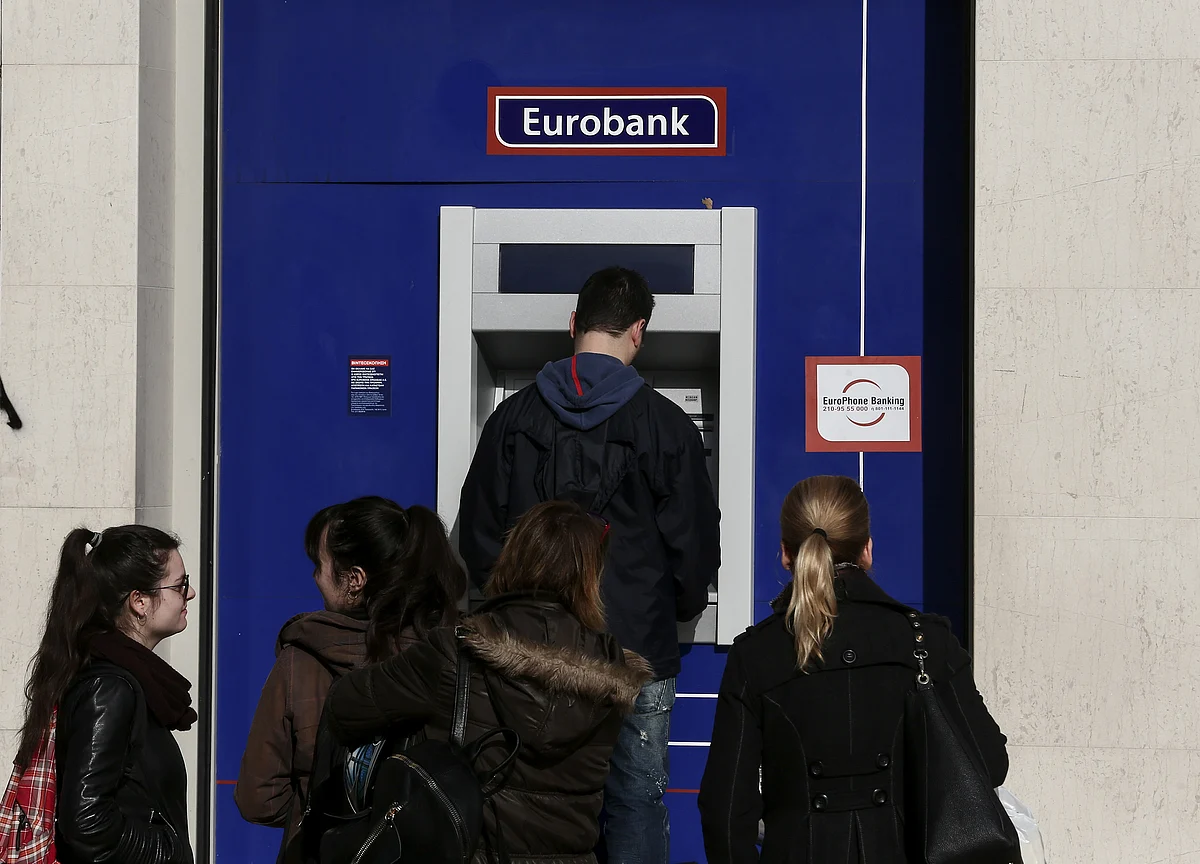 ATMs, Once the Future of Banking, Are Starting to Become More Scarce