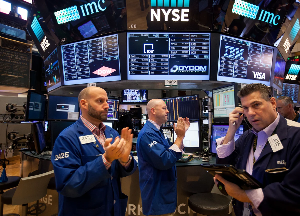 U.S. Stocks End Rocky Month Lower as Tariffs Loom: Markets Wrap