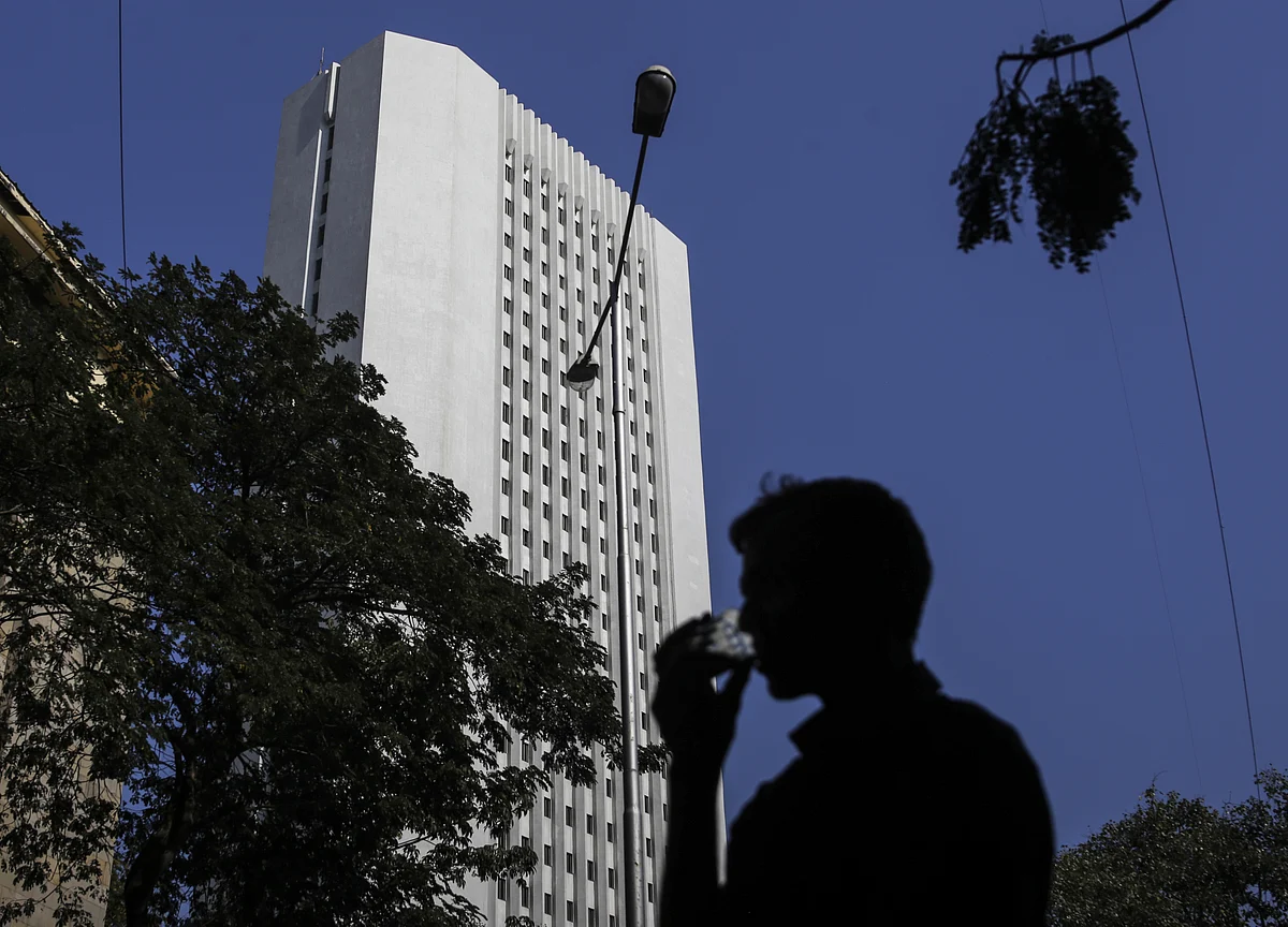 Application Criteria For RBI Deputy Governor Signal Return To The Tried And Tested