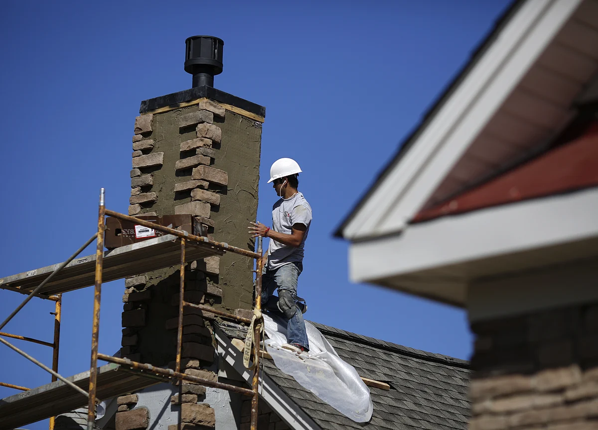 U.S. Homebuilder Sentiment Steady as Sales and Outlook Improve