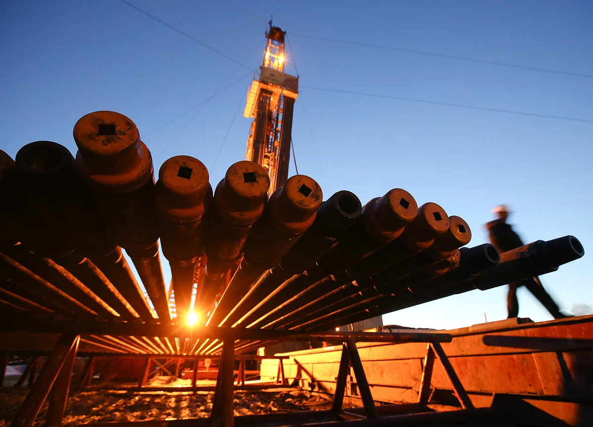 IEA Warns of Higher Oil Prices as Iran, Venezuela Losses Deepen