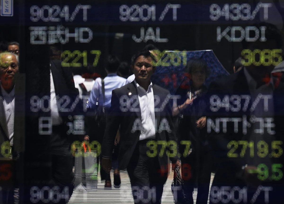 Stocks Soar to Records on Earnings Enthusiasm: Markets Wrap