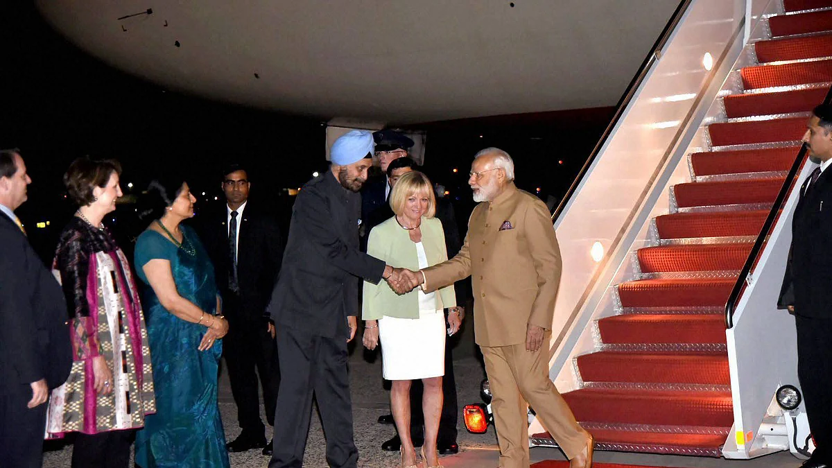 Prime Minister Narendra Modi being welcomed, on his arrival at Joint Base Andrews, Washington DC. (Source: PTI)