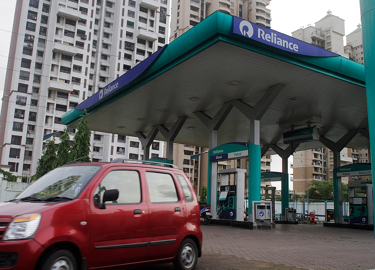 Reliance Industries Approaches NHAI For Offering Waste Plastic-To-Road Technology