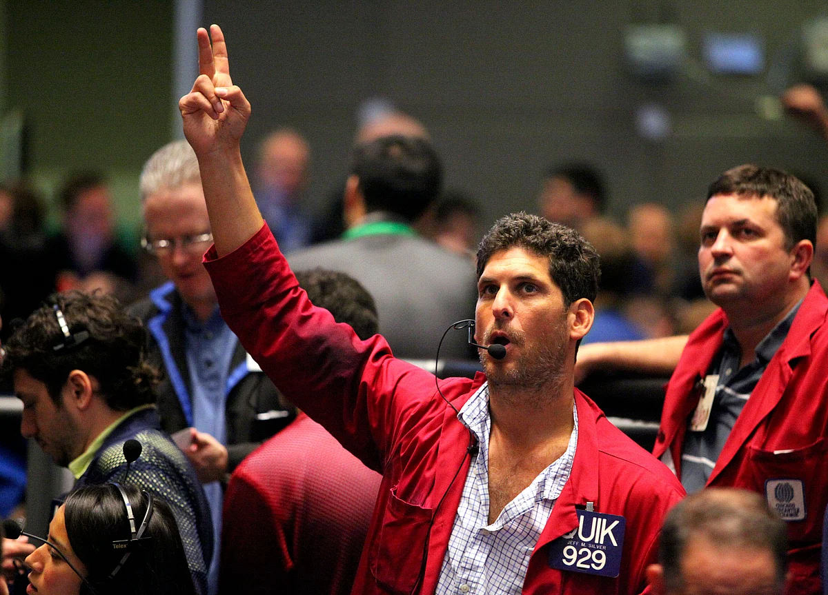 Stocks To Watch: Hotel Leelaventure, L&T, Mindtree, RCom