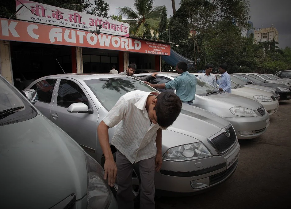 GST Countdown: Why Automobile Dealers Are Staring At Losses Running
Into Crores