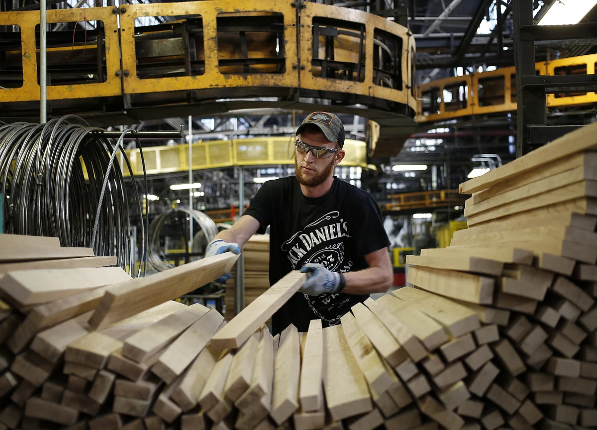 U.S. Companies Add Fewer Jobs Than Forecast, ADP Data Show