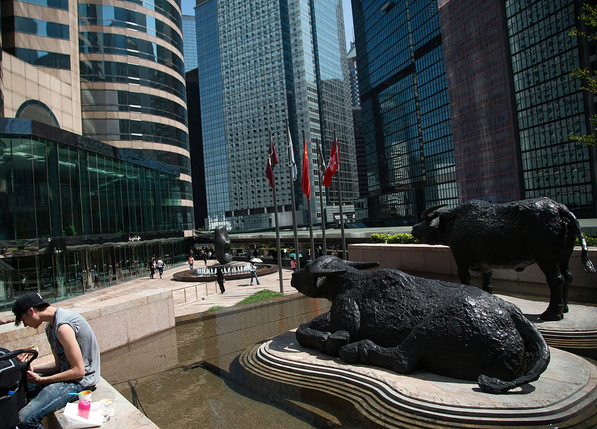 Paper Billionaires Lose Their Fortunes Amid Stock Rout