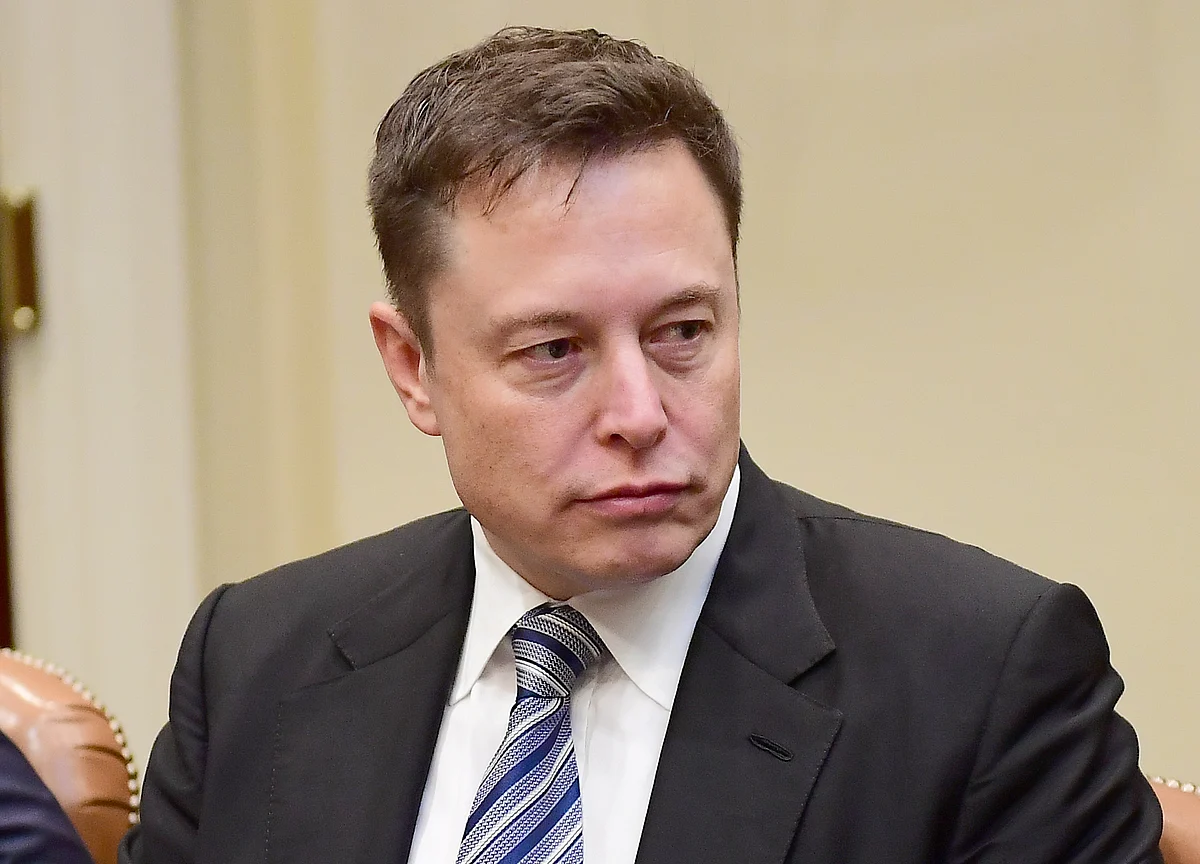 Musk Missteps Dredged Up With Lawyer's Exit, Misfired Tweet