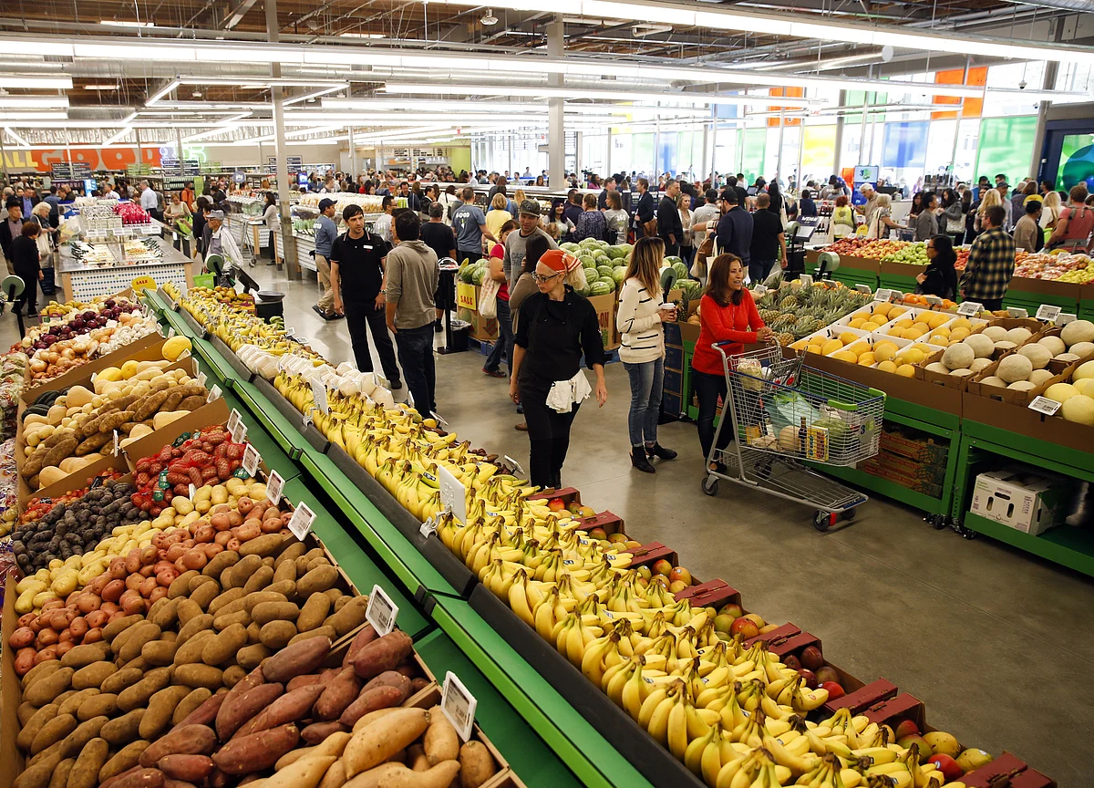 U.S. Consumer Sentiment Faltered in Late May, Outlook Dimmed