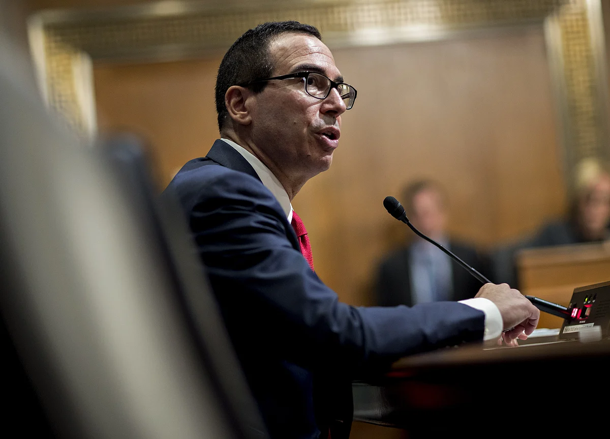Mnuchin Says U.S. Doesn’t Intend to Intervene on Dollar for Now
