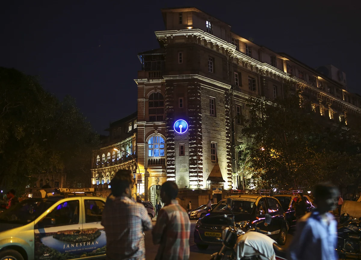 SBI Hikes Spread In New Repo-Linked Home Loan