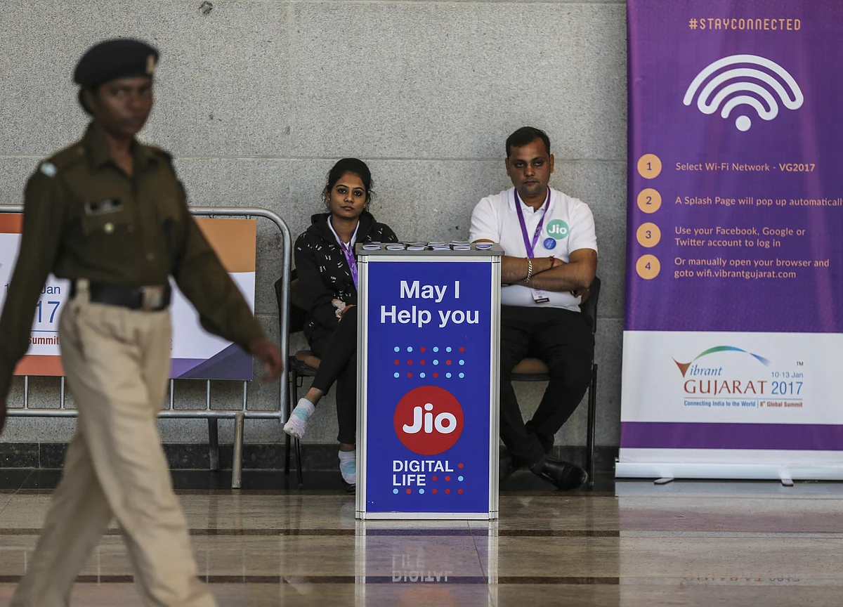 Reliance To Commercially Launch Jio Fiber Broadband Services Pan-India From Sept. 5