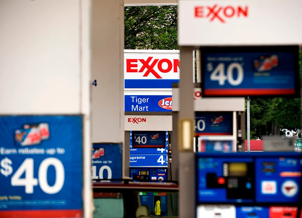Exxon Directors Face Shareholder Revolt Over Climate Change