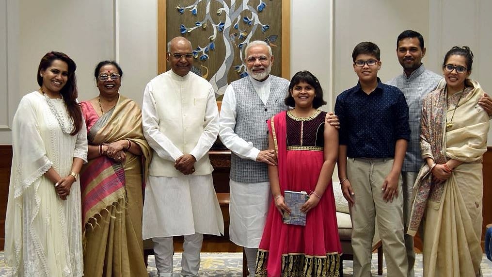 Throwback Thursday Pm Modi Tweets 20 Year Old Photo With Kovind