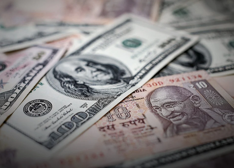 Rupee Strengthens 24 Paise To Close At One-Week High On U.S. Rate Cut Hopes