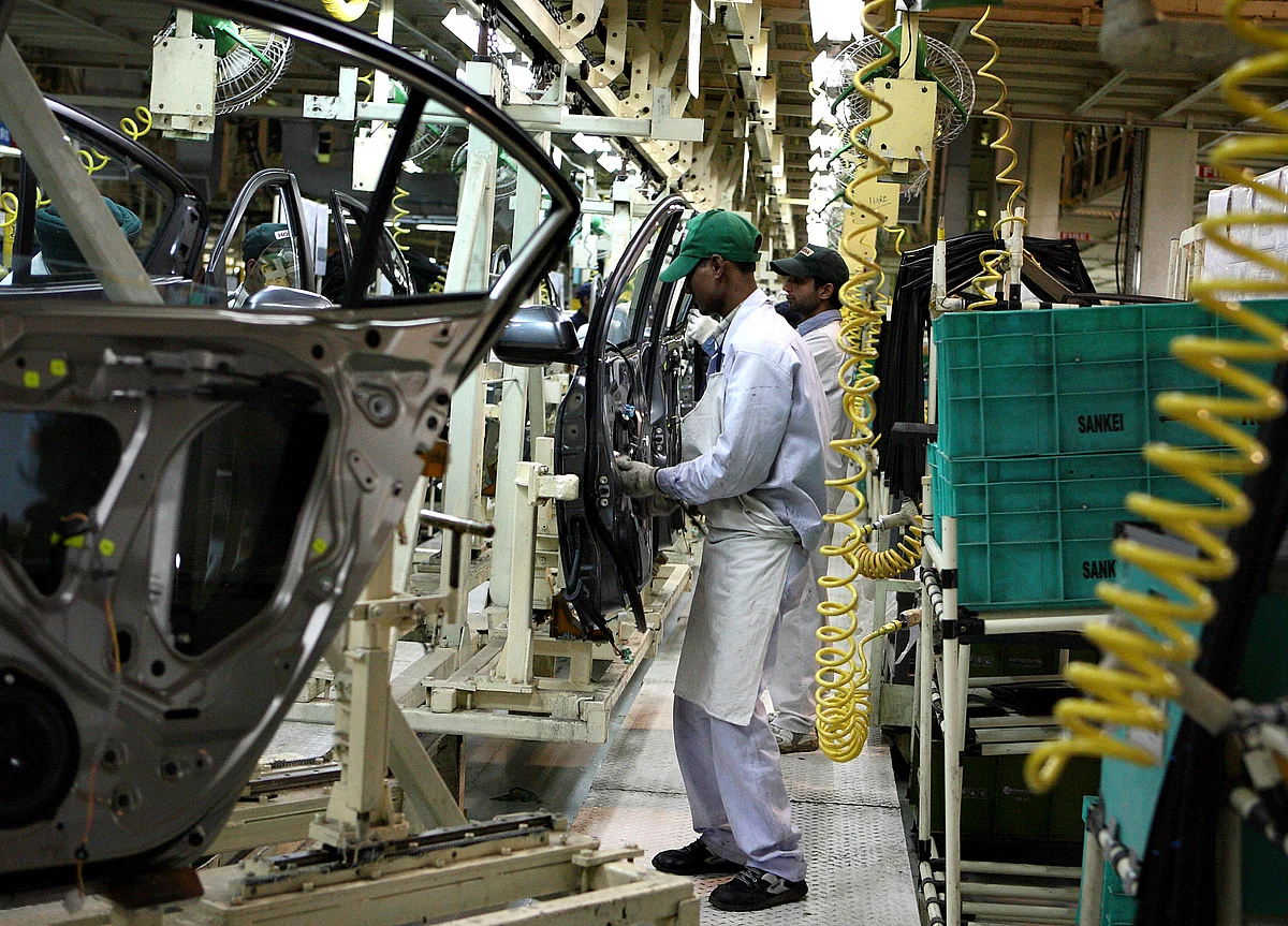 Contract Workers Are The First Victims Of Auto Slump