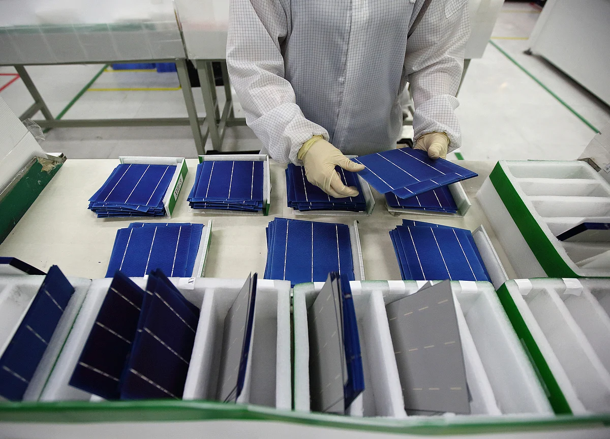 India Proposes Safeguard Duty on China, Malaysia Solar Cells