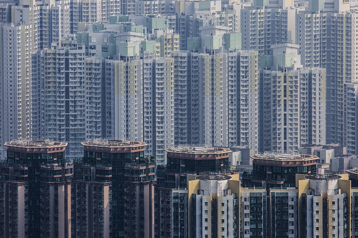 Home Prices Surge in China’s Smaller Cities as Risks Spread