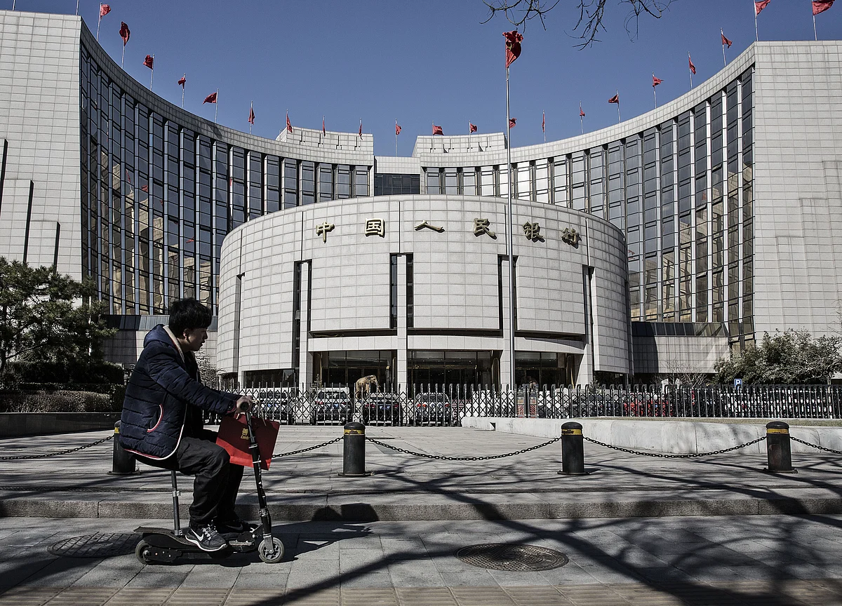 China's Central Bank Faces Policy Bind Over Debt, Growth Goals