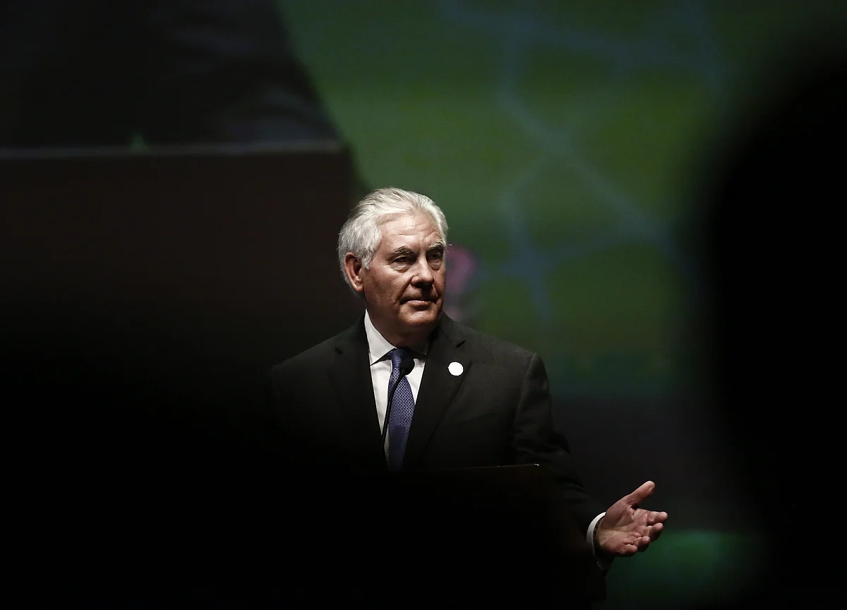 Tillerson Faces `Death Blow' After Repeat Clashes With Trump