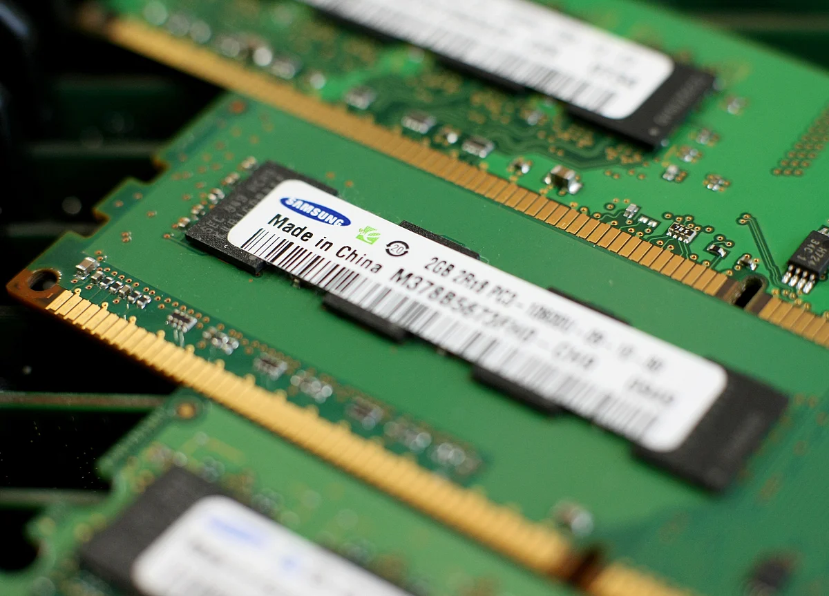 Samsung Plans $116 Billion Splurge on Chips to Take On Intel