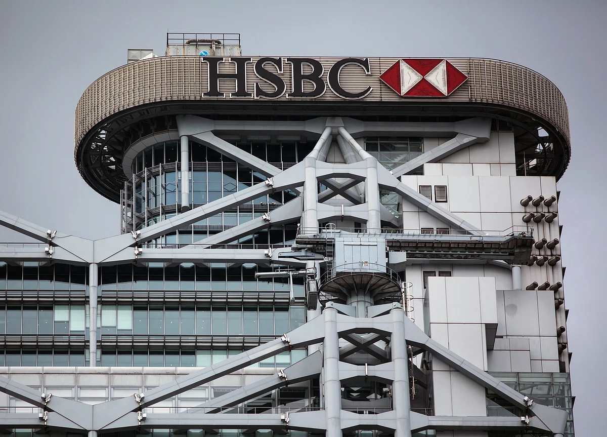 Top HSBC Executive and Board Member to Announce Exit Next Week