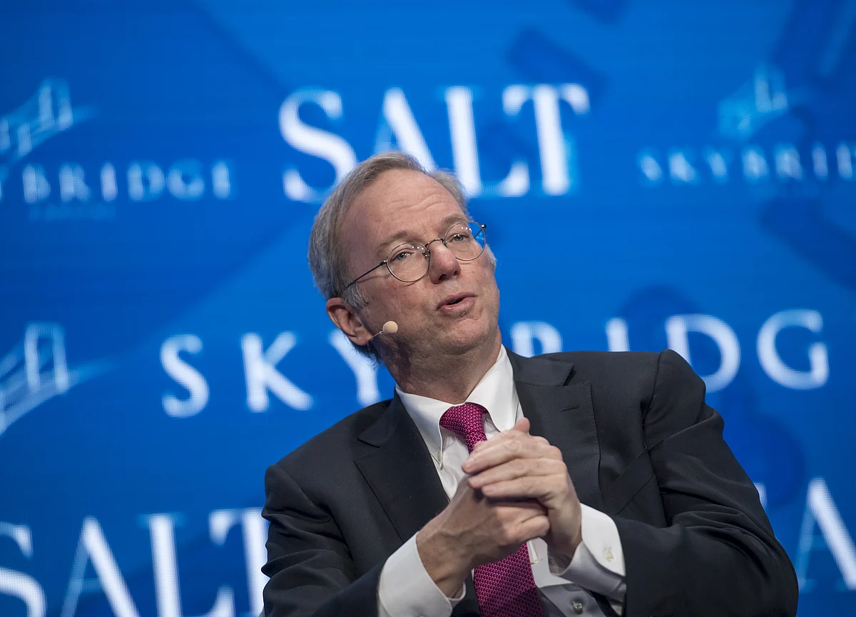 Alphabet's Schmidt Hands Reins to Google Founders, Leaders