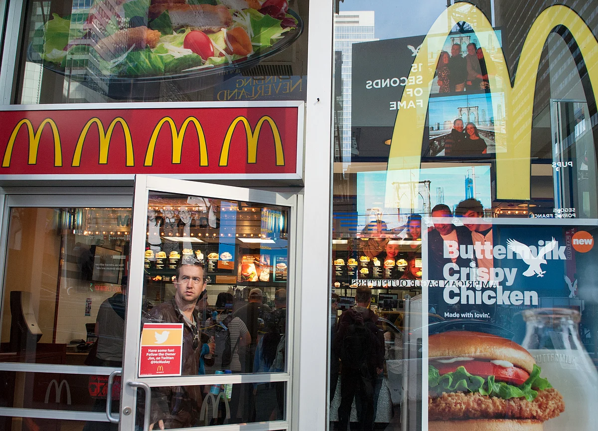 McDonald’s, Amazon Accelerate Push Toward Higher Minimum Wage