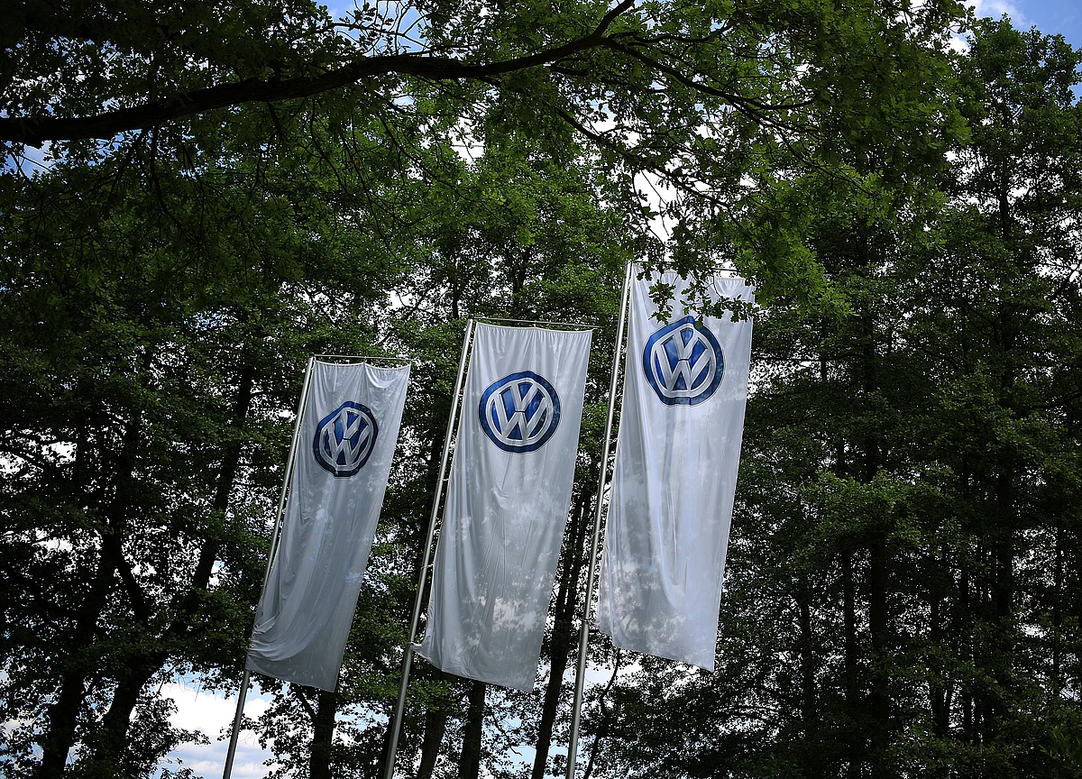 VW Unveils New Logo, Affordable E-Cars in Show of New Era