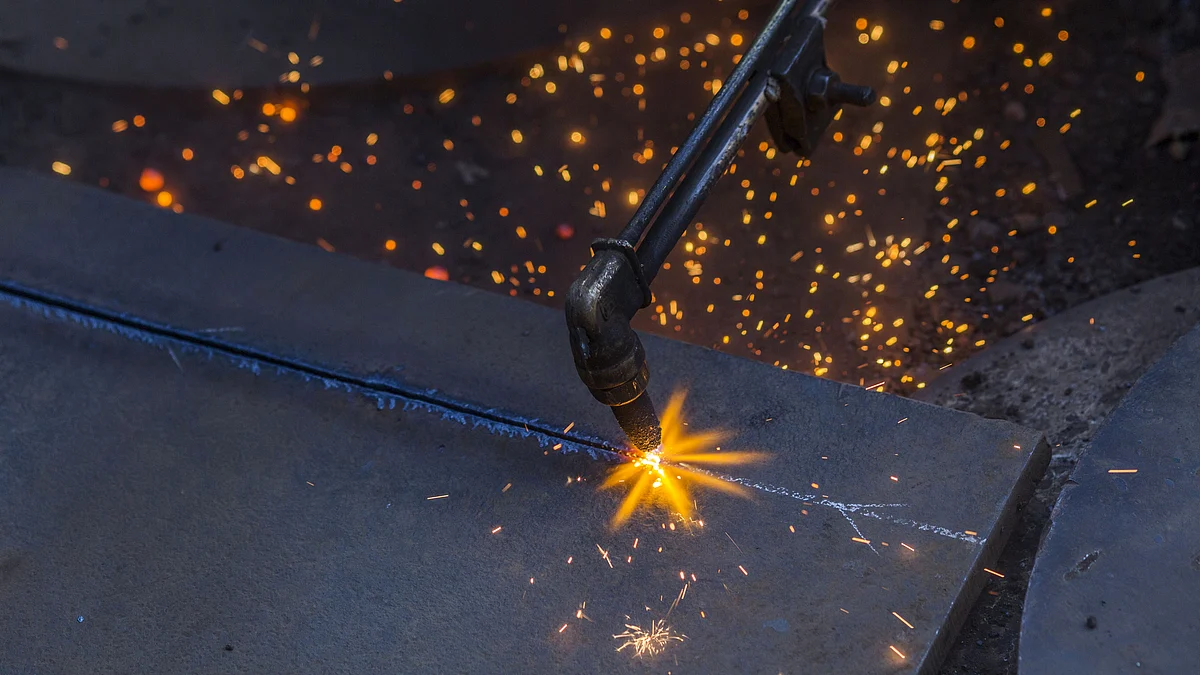 Tata Steel expects steel demand in India to remain stable amid a fall globally due to the ongoing <a href="https://www.bloombergquint.com/politics/u-s-and-china-quietly-agree-on-un-cuts-as-they-feud-over-trade">U.S.-China trade war</a>, <a href="https://www.bloombergquint.com/politics/johnson-zigzags-again-says-no-deal-exit-unlikely-brexit-update">Brexit</a> and <a href="https://www.bloombergquint.com/business/european-car-sales-seen-falling-in-2019-on-brexit-slow-demand">auto sector slowdown</a>. (Photographer: Prashanth Vishwanathan/Bloomberg)