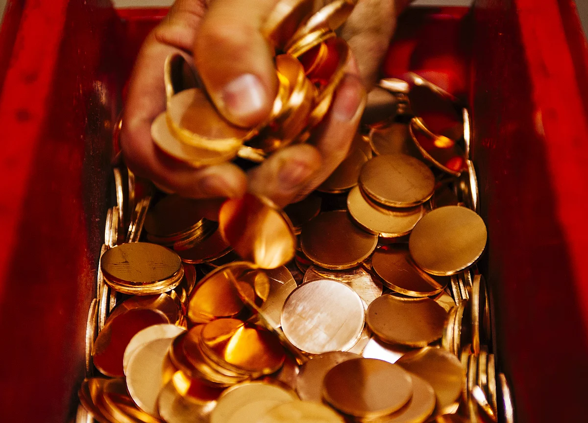Gold Heads for Biggest Monthly Gain Since 2016