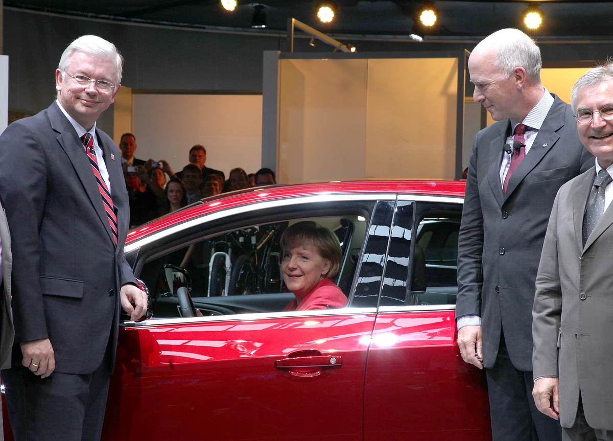 German Industry Slump Set to Cast Shadow on Economy Through 2020