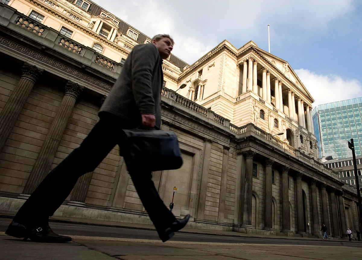 BOE Stuck on Hold as Brexit Delay Kicks in: Decision Day Guide