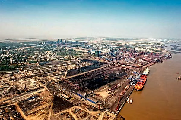 Aerial view of the Essar Steel complex at Hazira, Gujarat. (Source: Essar website)