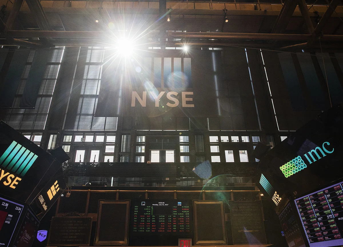 Credit Suisse Sees Equities Rising Further Next Year on Economy
