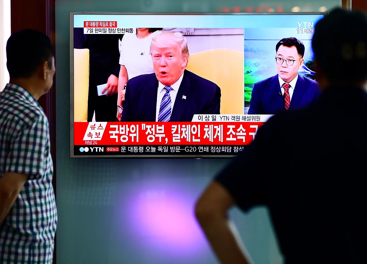 Trump Stays Defiant Before Tariffs, Lashing ‘Weak’ Critics