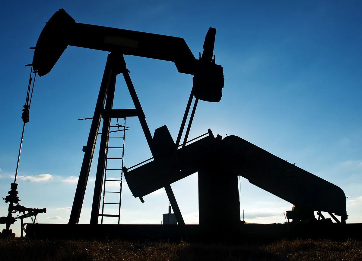 Oil’s Advance Peters Out Despite Surprise U.S. Crude Withdrawal