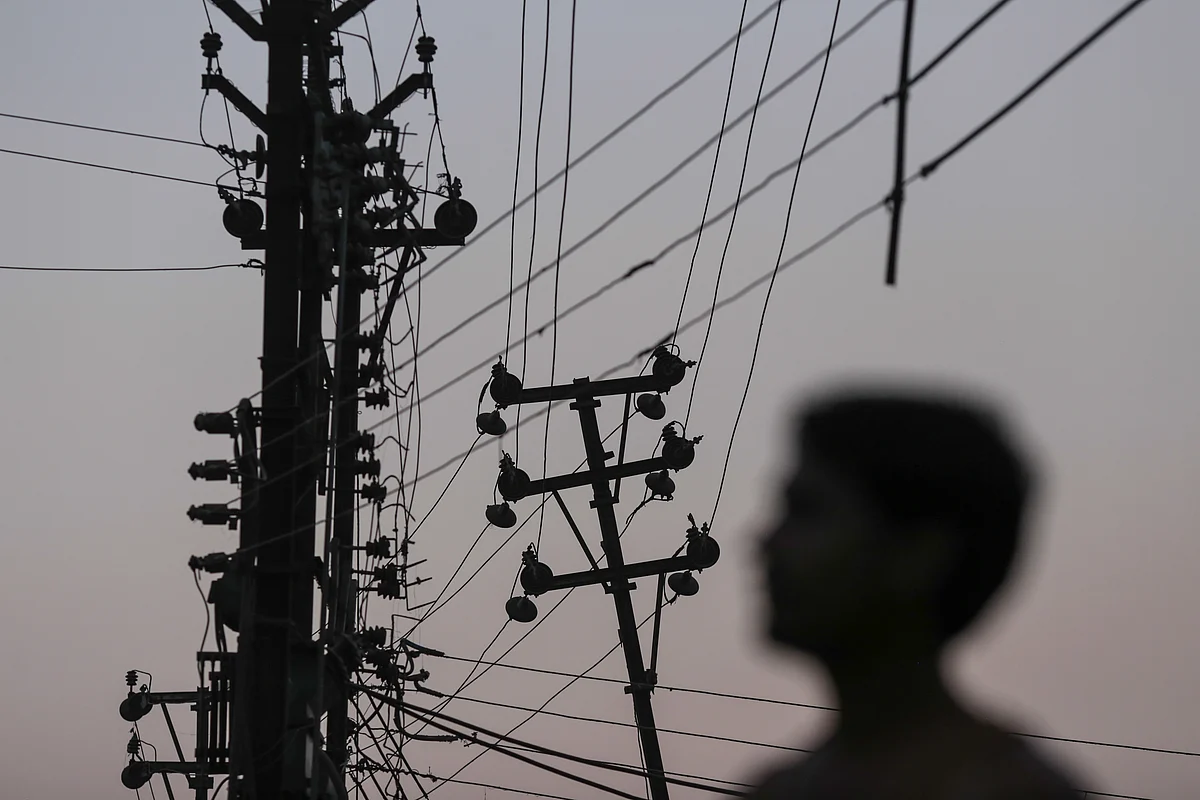 PM Unveils ‘Power For All By 2019’ Scheme