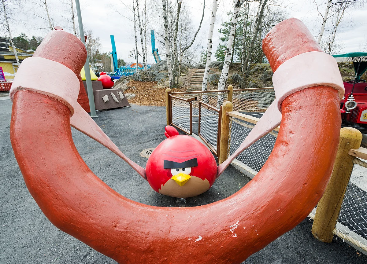 Rovio Sinks as First Report Since IPO a `Brutal Disappointment'