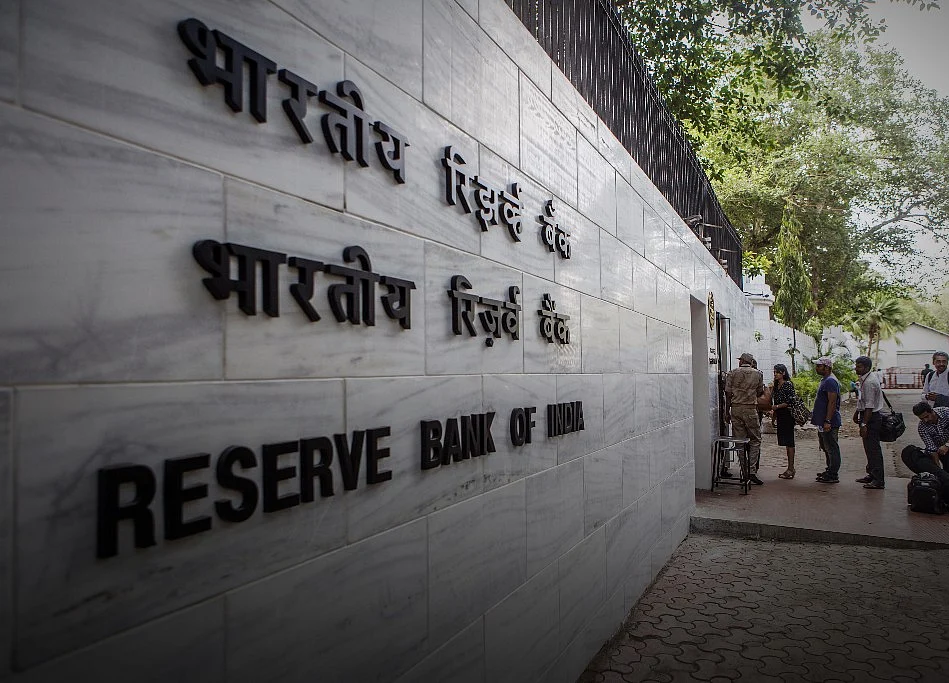 Who Says Rate Moves Need to Be 25bps? Not India's Governor