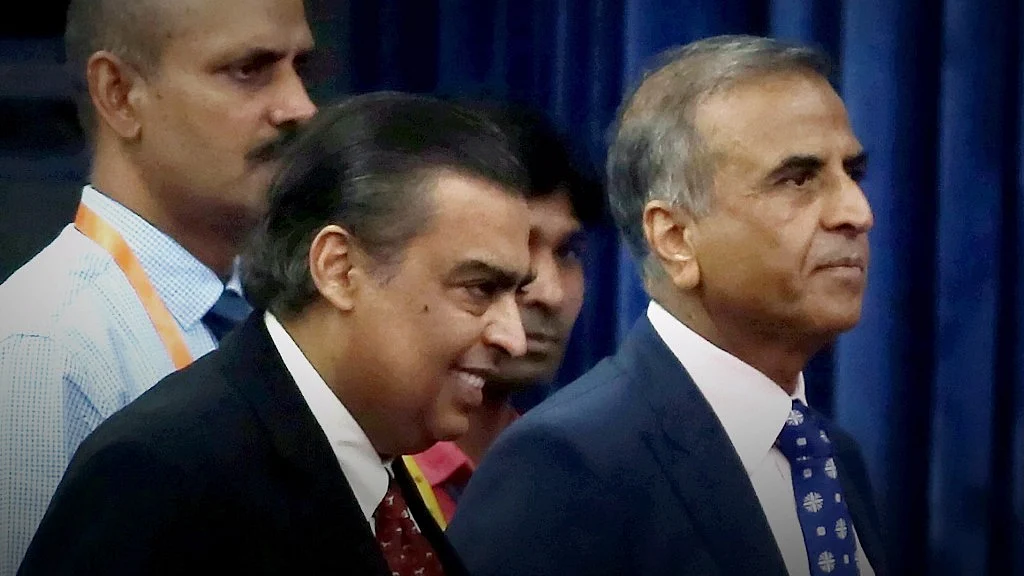 Mukesh Ambani and Sunil Bharti Mittal at the India Mobile Congress 2017, in New Delhi. (Photograph: PTI)