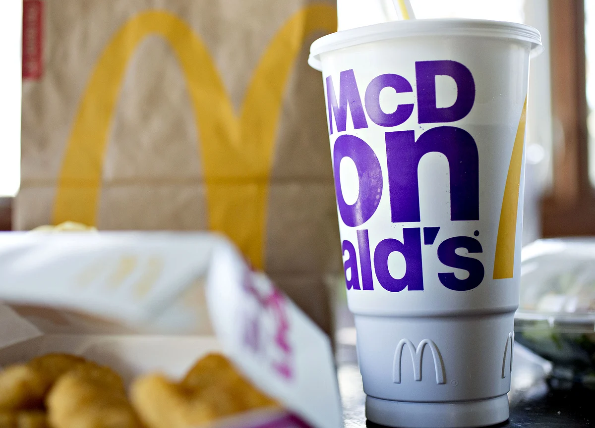 McDonald’s Shrinks U.S. Store Count While Rivals Expand