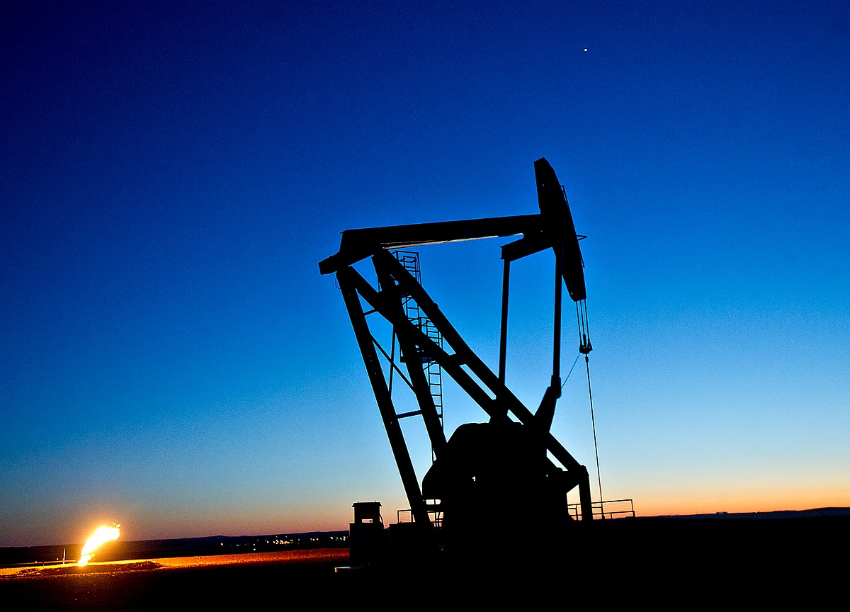 Crude Oil Takes a Breather After Surging on Iran Sanctions