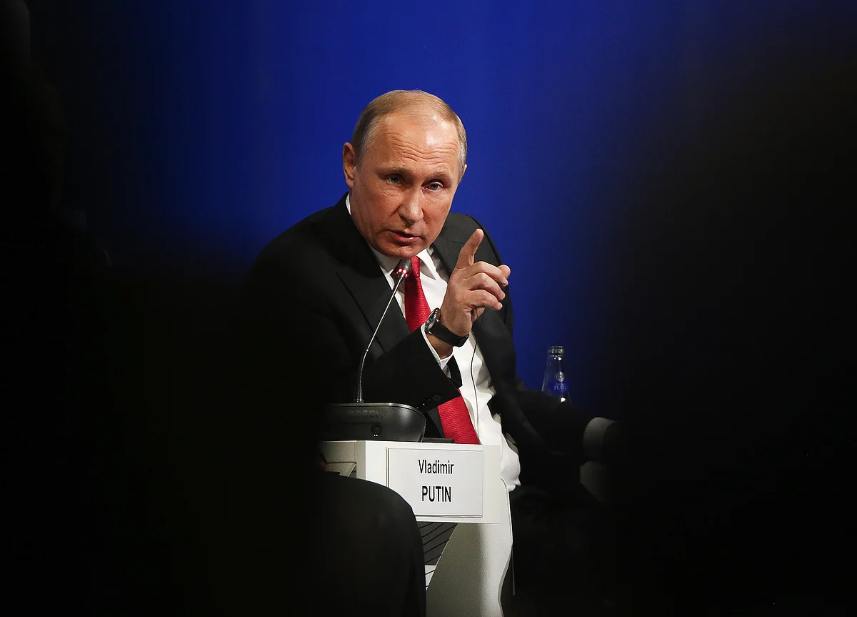 Russia Says Stricken Sub Is Nuclear Powered, Poses No Risk